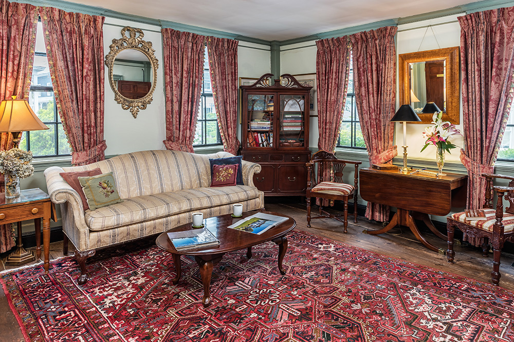 Sitting Room | Newport Inns of Rhode Island