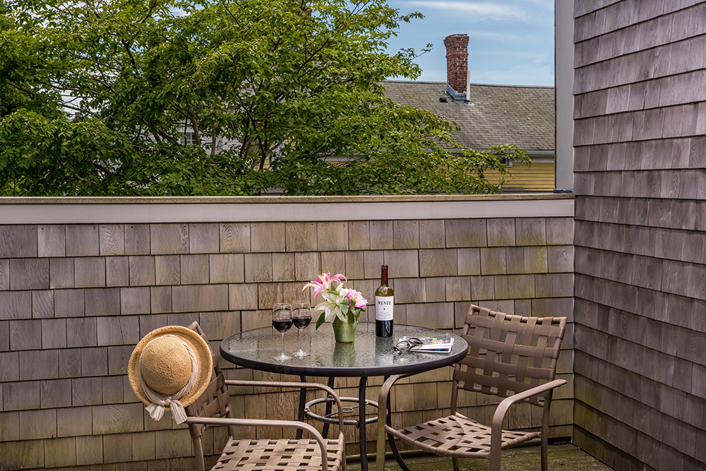 Perry Room private deck | Newport Inns of Rhode Island